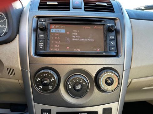 Used 2013 Toyota Corolla image 15