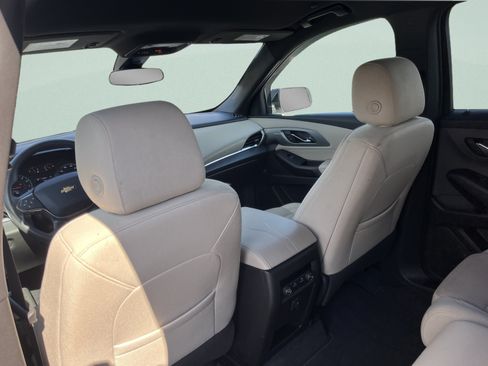 Used 2023 Chevrolet Traverse LS AWD/4WD image 23