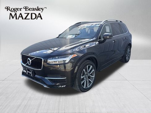 Used 2017 Volvo XC90 T6 Momentum w/ Vision Package image 1