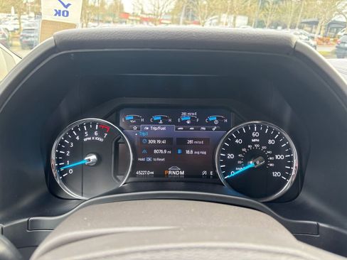 Used 2021 Ford Expedition XLT image 22