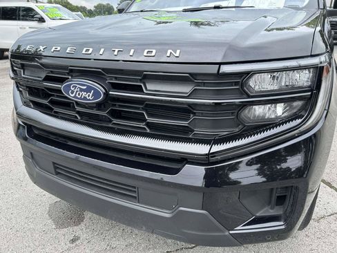 Used 2025 Ford Expedition Active RWD image 10