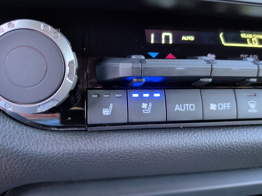 Used 2025 Toyota Sequoia TRD Pro AWD/4WD image 27