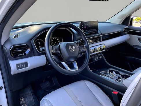 Certified 2025 Honda Pilot EX-L image 12