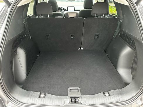 Used 2021 Ford Escape SE w/ SE Sport Appearance Package image 30