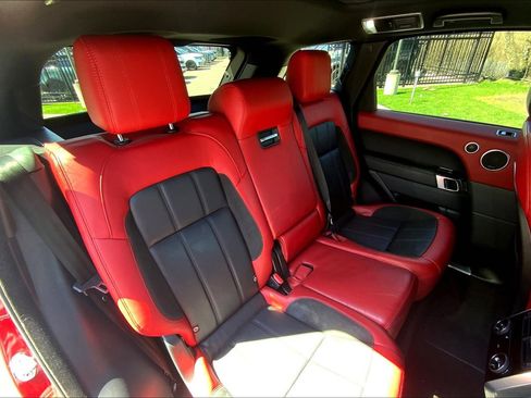 Used 2022 Land Rover Range Rover Sport HST image 19