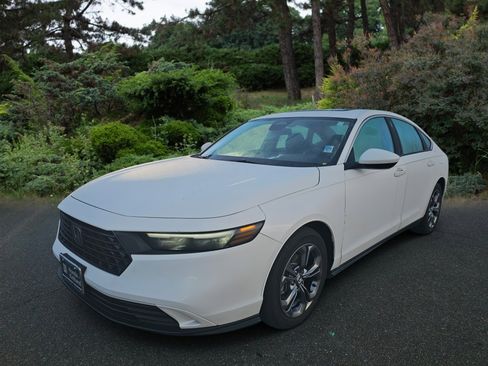 Used 2023 Honda Accord EX image 3