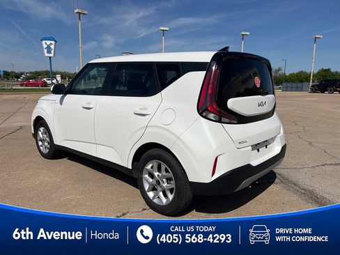 Used 2025 Kia Soul S FWD image 3