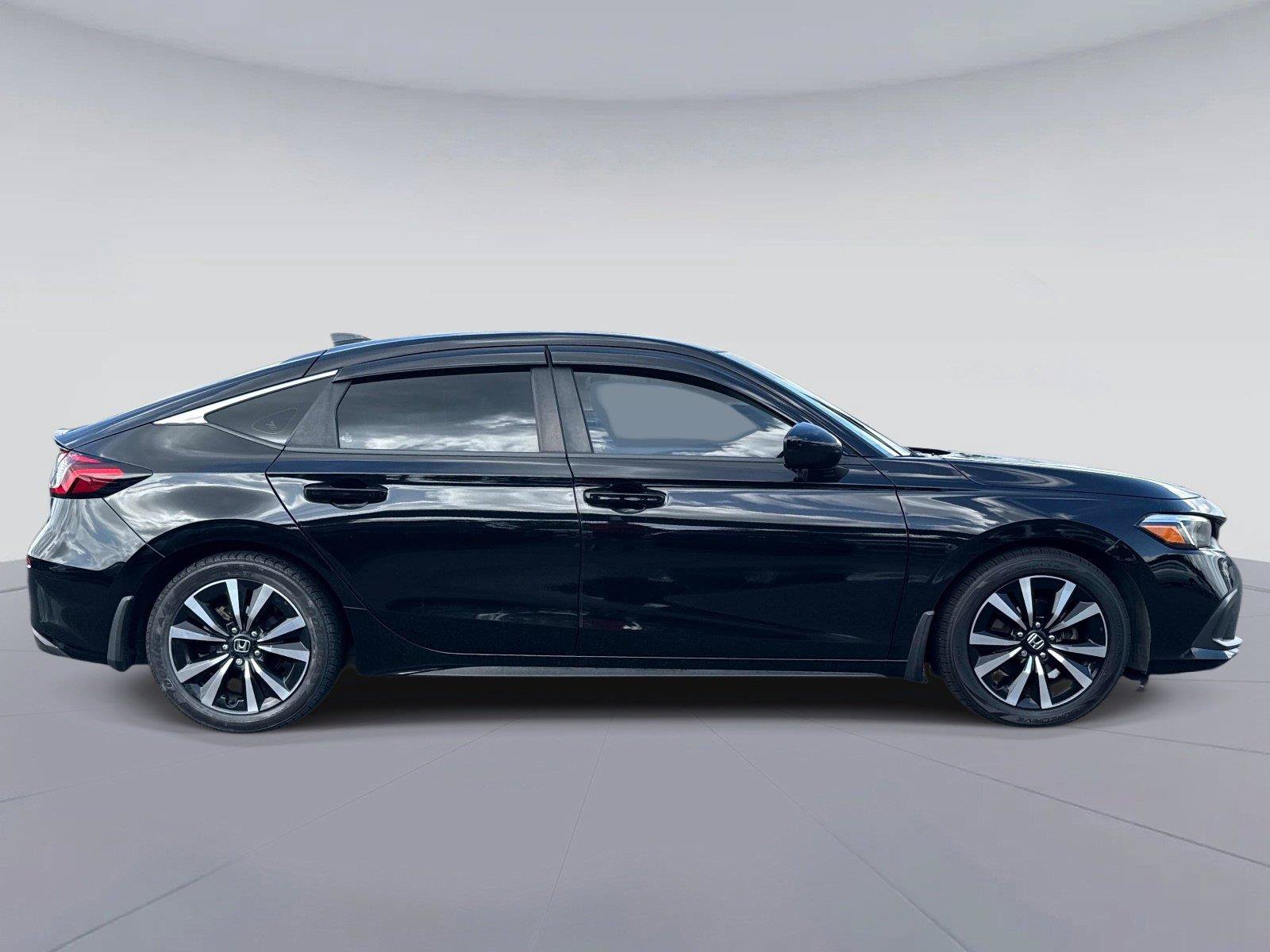 Used 2022 Honda Civic EX-L image 2