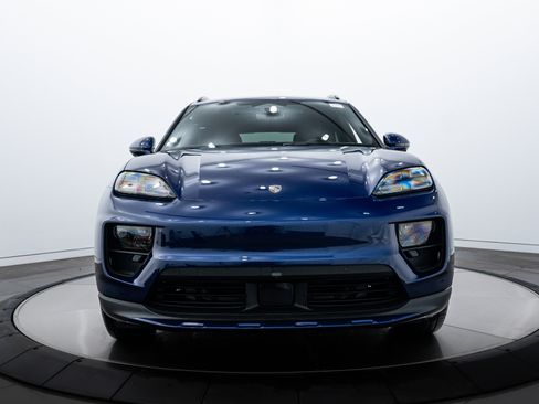New 2025 Porsche Macan Turbo Electric image 7