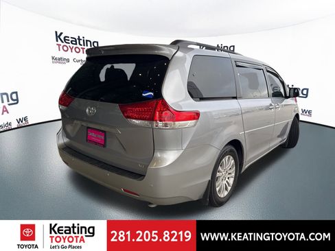 Used 2012 Toyota Sienna image 3