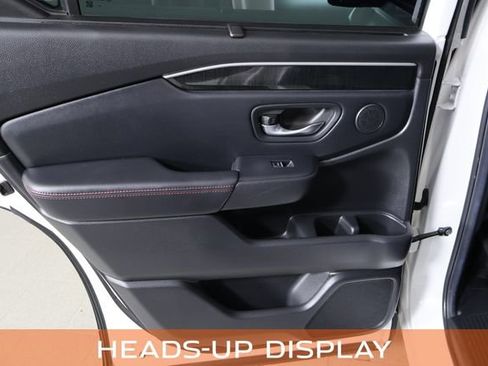 Used 2025 Honda Pilot Black Edition image 16