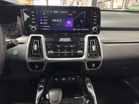 Used 2022 Kia Sorento SX image 31