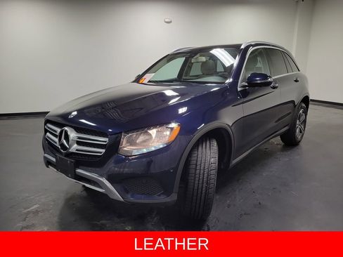 Used 2018 Mercedes-Benz GLC 300 4MATIC image 5