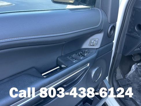 Used 2024 Ford Expedition Max XLT image 8