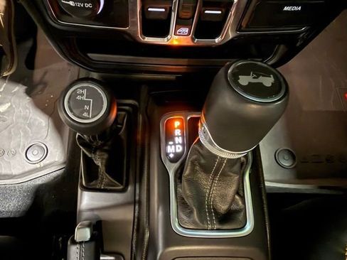 Used 2024 Jeep Wrangler Unlimited Sahara w/ Technology Group AWD/4WD image 25