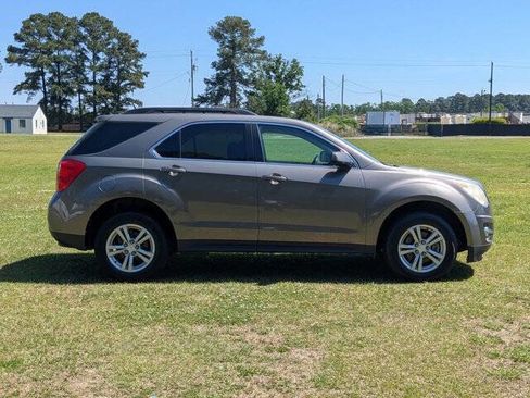Used 2010 Chevrolet Equinox LT FWD image 2