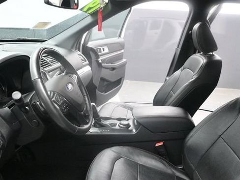 Used 2019 Ford Explorer Sport w/ Equipment Group 401A AWD/4WD image 17