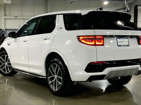 New 2025 Land Rover Discovery Sport S image 12