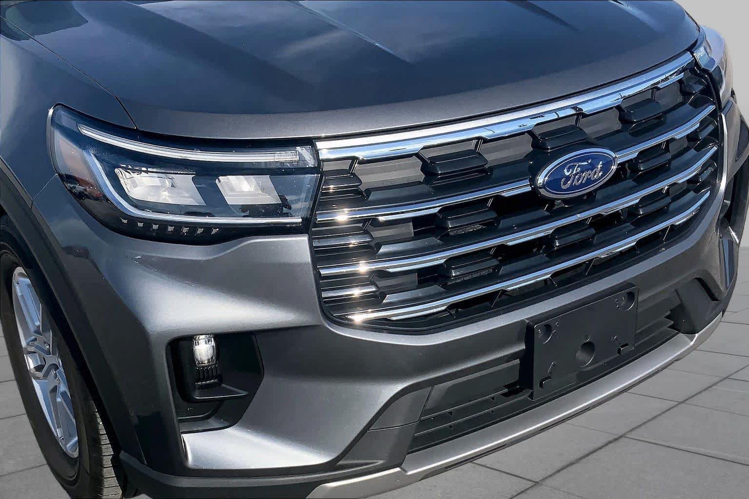 Certified 2025 Ford Explorer Active w/ Active Comfort Package RWD image 30