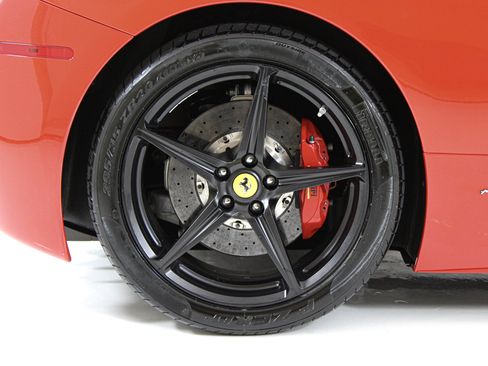 Used 2015 Ferrari 458 Italia Coupe RWD image 14