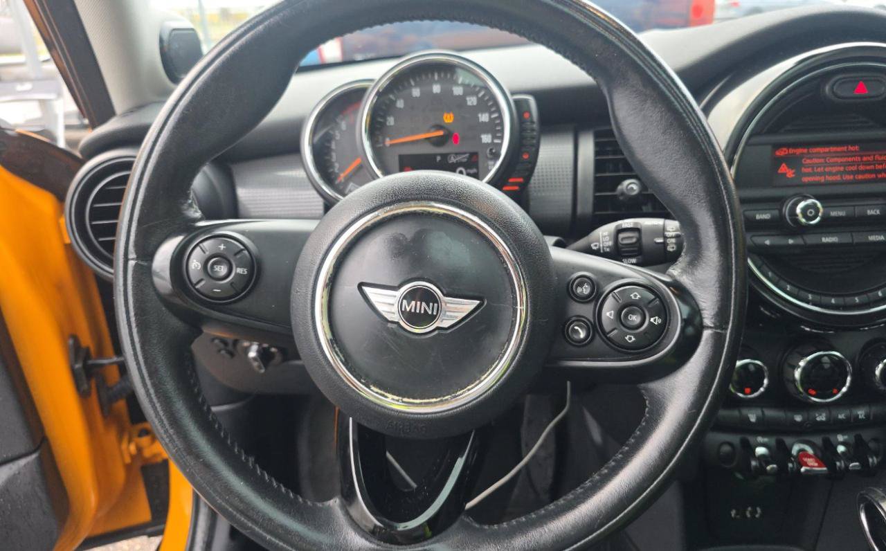 Used 2015 MINI Cooper 4-Door Hardtop FWD image 11