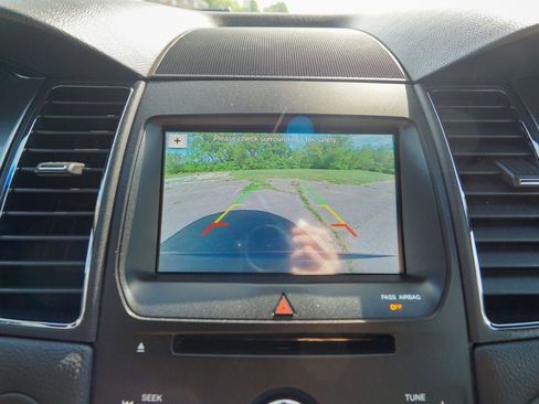 Used 2019 Ford Taurus SEL w/ Equipment Group 201A FWD image 22