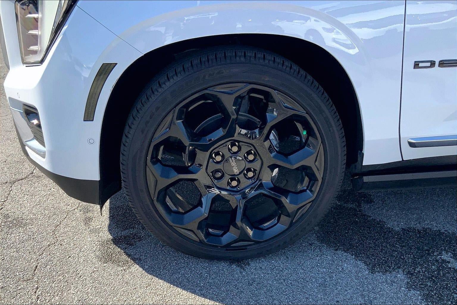 Used 2026 GMC Yukon Denali AWD/4WD image 9