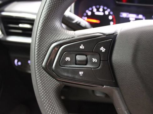 Used 2022 Chevrolet TrailBlazer LT AWD/4WD image 35