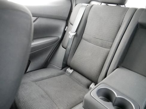 Certified 2022 Nissan Rogue Sport S image 12