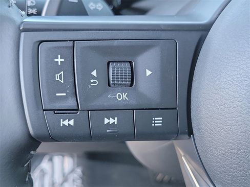 New 2025 Nissan Pathfinder SV w/ Black Appearance Package image 5