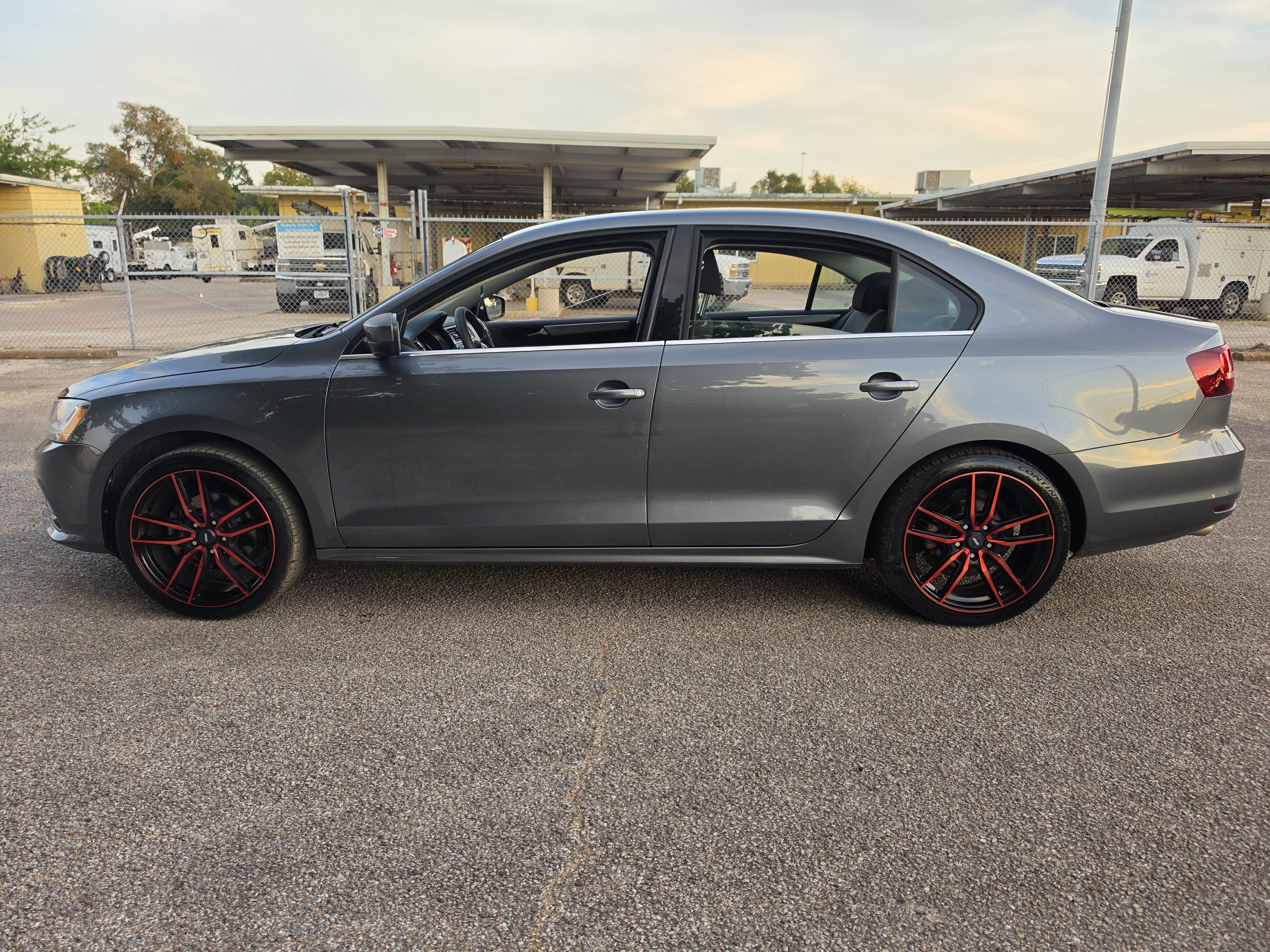 Used 2017 Volkswagen Jetta S FWD image 4
