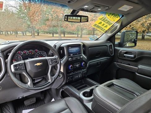Used 2022 Chevrolet Silverado 2500 LTZ image 16