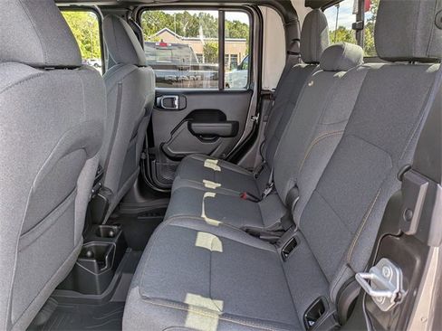 New 2025 Jeep Gladiator Sport image 14