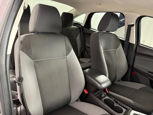 Used 2014 Ford Focus SE FWD image 21