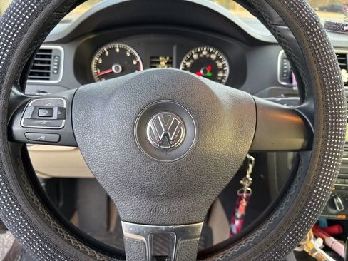 Used 2012 Volkswagen Jetta SE image 5