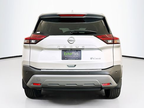 Used 2023 Nissan Rogue SV image 7