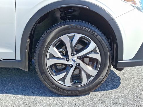 Used 2021 Subaru Outback Touring w/ Popular Package #2 image 9