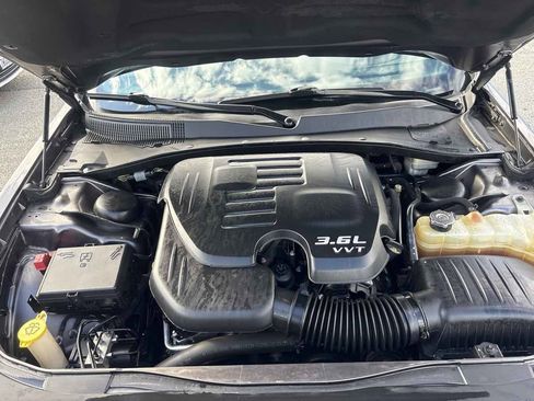 Used 2014 Chrysler 300 image 26