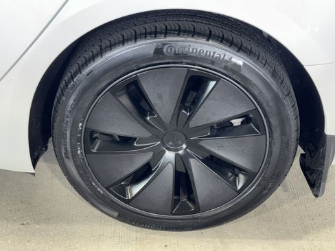 Used 2024 Tesla Model 3 Long Range AWD/4WD image 33