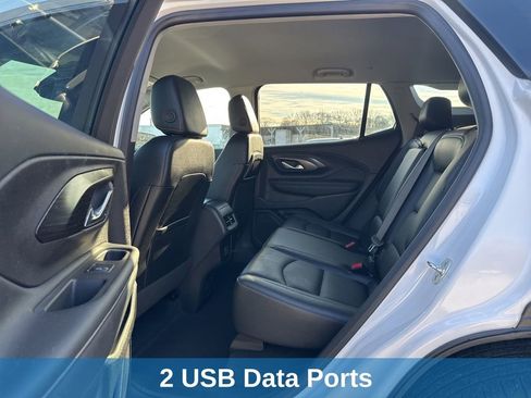 Used 2024 GMC Terrain SLT image 15