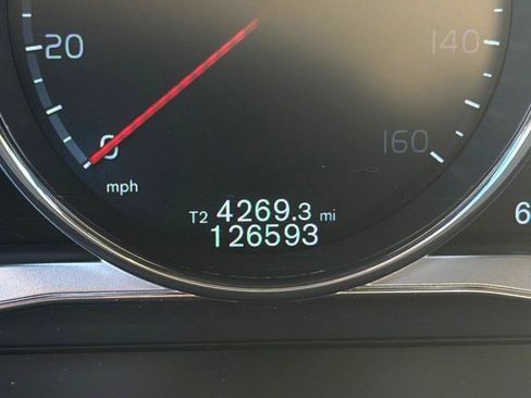 Used 2016 Volvo XC60 T5 Premier w/ Protection Package FWD image 19