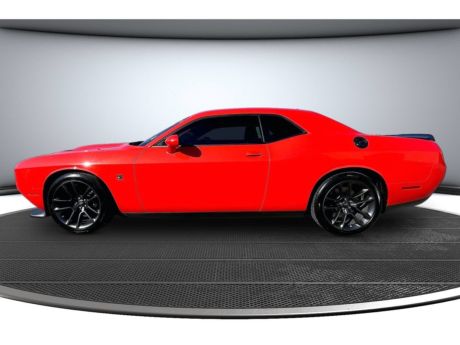 Used 2021 Dodge Challenger R/T Scat Pack w/ Driver Convenience Group RWD image 17