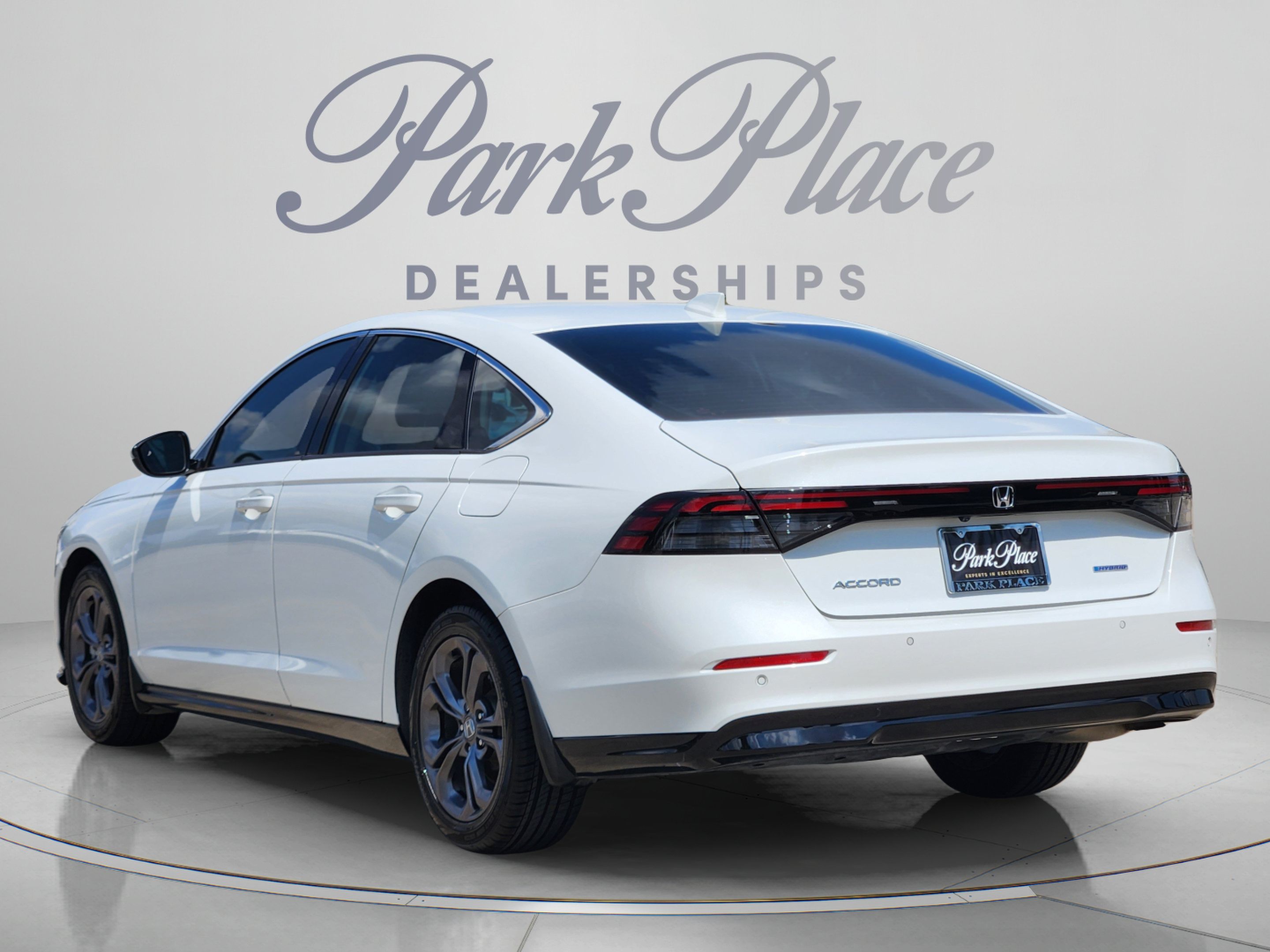 Used 2024 Honda Accord EX-L image 3
