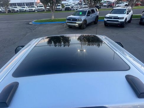 Used 2025 Ford F150 Lariat AWD/4WD image 23