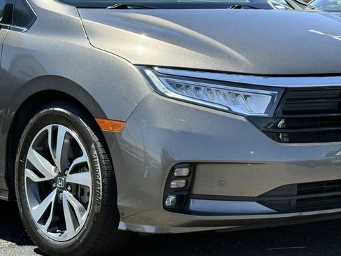 Used 2022 Honda Odyssey Touring image 2