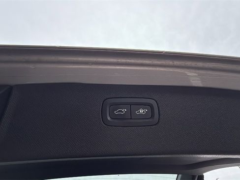 Certified 2023 Volvo XC90 B6 Plus image 30