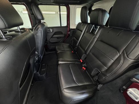 Used 2022 Jeep Wrangler Unlimited Sahara w/ Dual Top Group AWD/4WD image 22
