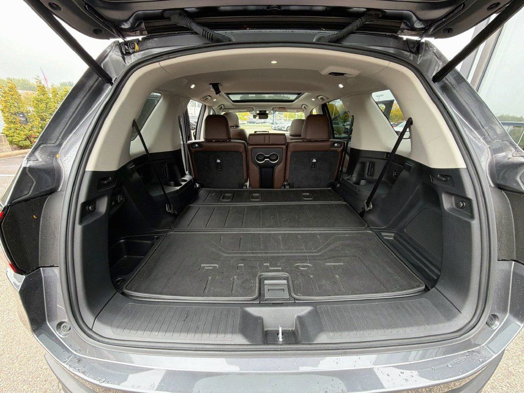 Used 2025 Honda Pilot Elite image 40