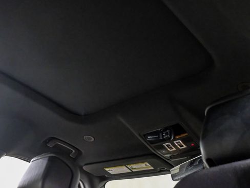 Used 2023 Land Rover Defender 110 X image 23