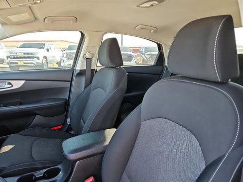 Used 2022 Kia Forte FE image 11